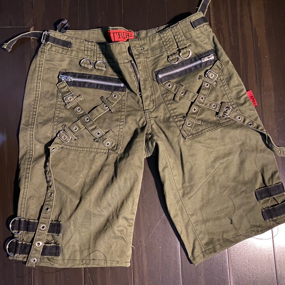 Tripp NYC olive green bondage shorts sz 7